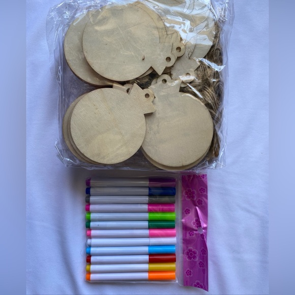 150PCS Unfinished Wood Christmas Ornament Slices With Twine And Color Pens - Picture 3 of 4